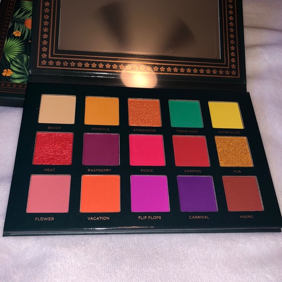 Ace Beaute Nostalgia Eyeshadow Palette - Picture 12 of 12